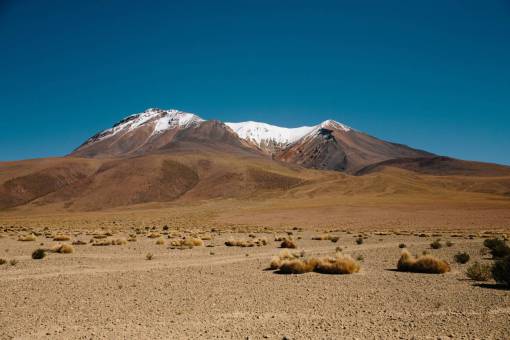 pico de la montana desierto arena montañas colinas valles campo cielo