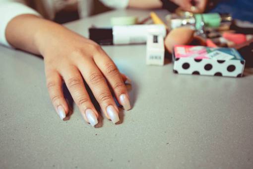 maquillaje uñas femeninas manos belleza maquillaje moda manicura