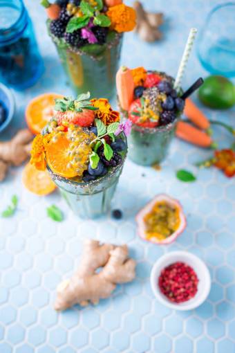 presentation-speech fruit  ginger  strawberry  blueberry  glass  food  drink