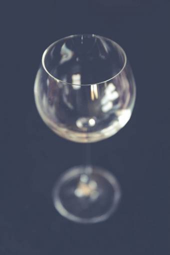 fantasia vidrio bokeh mesa elegante elegante vino reflejo