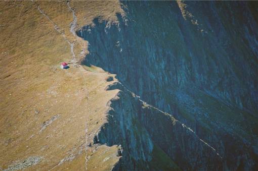 hiker hiking  hikers  trail  trekking  mountains  cliffs
