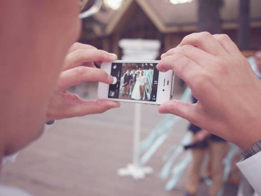 iphone  cell  mobile  picture  photographer  photograph  technology