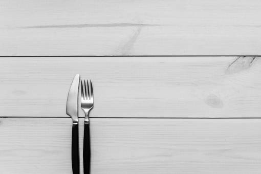 cubierto mesa de cocina madera tenedor cuchillo cubiertos utensilios