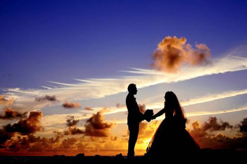 laguna Maldivas puesta de sol boda novia isla tropical atolón