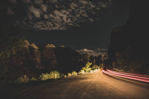 hierba pasto noche luces oscuras hierba coches naturaleza