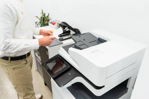 suministro suministros de equipo de oficina copiadora de papel asistente de persona