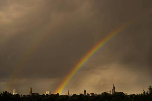 arcoiris arcoíris cielo nubes oscuro tormenta horizonte gris