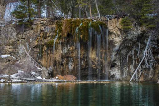 corriente cascada corriente agua naturaleza verde hierba paisaje