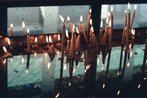 candado velas luz iluminación vidrio reflejo fuego