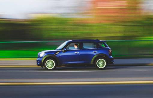 velocidad coche vehículo viaje viaje por carretera transporte desenfoque