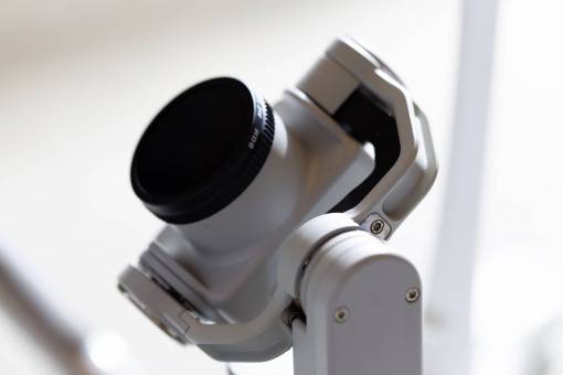 zumbido drone cámara cardán primer plano lente control fotografía