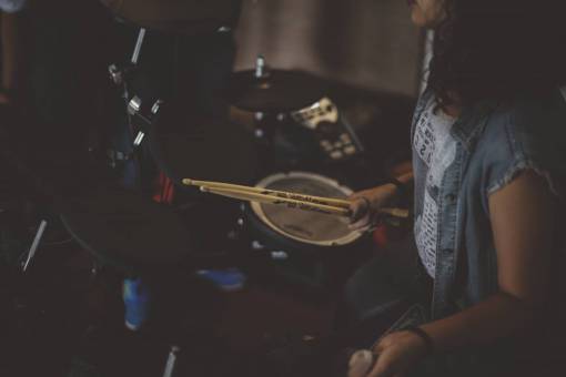 drums  drummer  music  musician  band  people  audio
