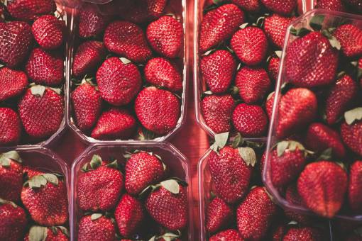 pile food  fruits  strawberries  containers  stack  pile  red
