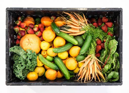 fruit  vegetables  box  healthy  food  strawberries  cucumbers