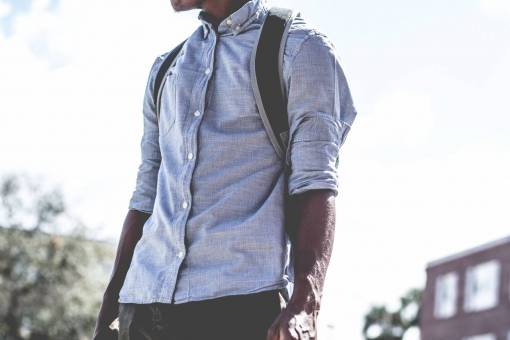 mochila chico hombre moda ropa mochila afroamericano bokeh