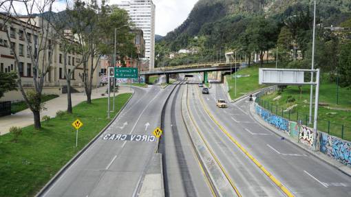daytime highway  street  road  car  auto  lanes  driving