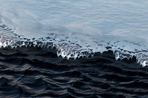 congelado hielo lago agua congelado frío invierno nieve