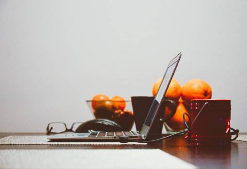 clementinas computadora portátil tecnología de negocios mesa de trabajo oficina