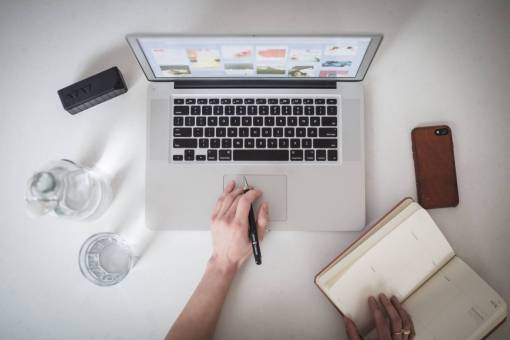 hombre trabajo comuter negocios oficina escritorio celular