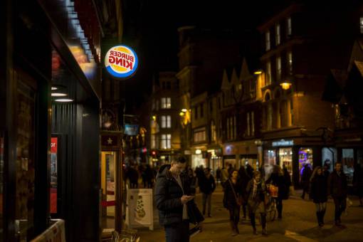uk oxford  night  candid  fast food  street  busy  people