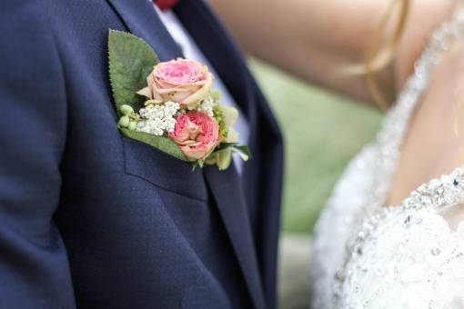 abrigo gente pareja traje abrigo flor novio hombre