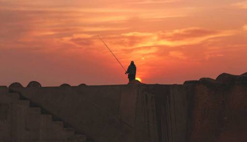 pessoas homem sozinho horizonte pôr do sol céu nuvem
