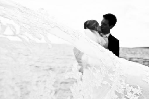 intimidad gente hombre mujer pareja matrimonio vestido de novia