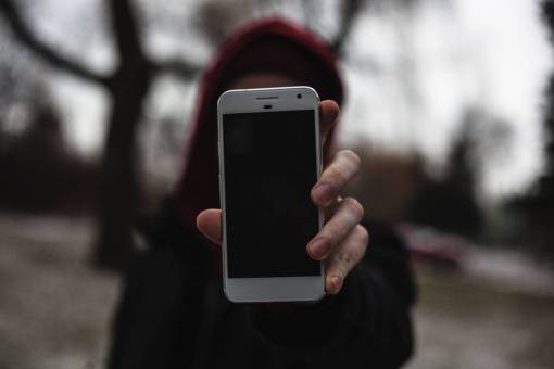 telefono celular teléfono celular gente mujer bosque bosque iphone