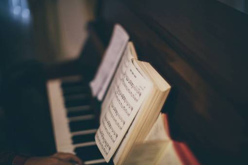piano música instrumento músico coro notas