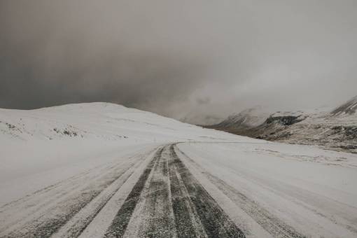 la carretera clima nieve invierno blanco clima frío hielo carretera