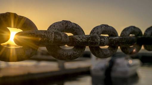 cadena todavía artículos cosas cadenas enlaces muelle puerto