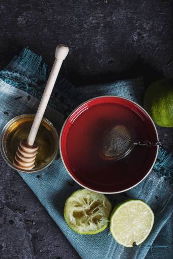 tableware  strainer  fruit  food  honey  bowl  water
