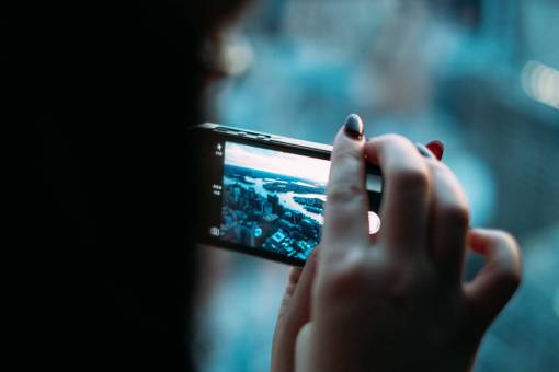 stock image mujer, manos, esmalte de uñas, iphone, pantalla, imagen, imagen