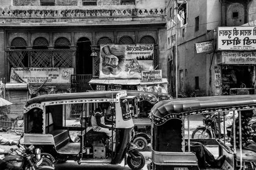 arquitectura edificio infraestructura blanco y negro tráfico vehiculo ciudad