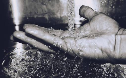 running-action black and white  hand  fingers  running water  drop  sink  washing