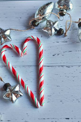 copyspace bastones de caramelo navidad par de corazones bastón de caramelo vacaciones