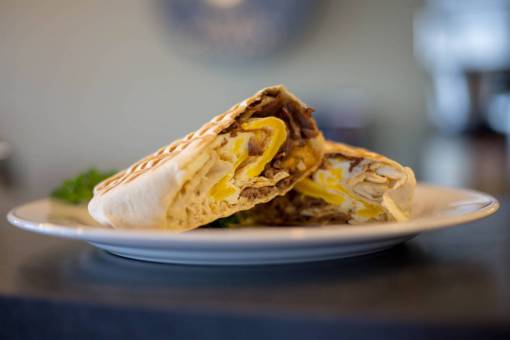 sandwich  plate  food  restaurant  lunch  grilled  wrap