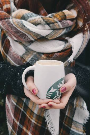 starbucks  coffee  hot  hands  red  manicure  cold