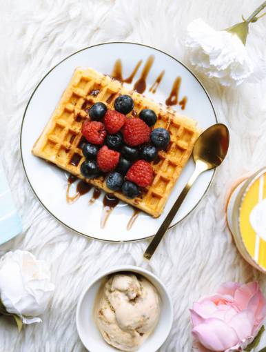 rasp waffles  breakfast  berries  top  view  food  delicious