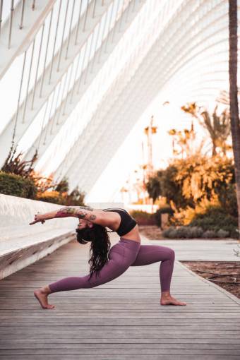 equilibrio mujer, yoga, pose, interior, gente, persona, solo