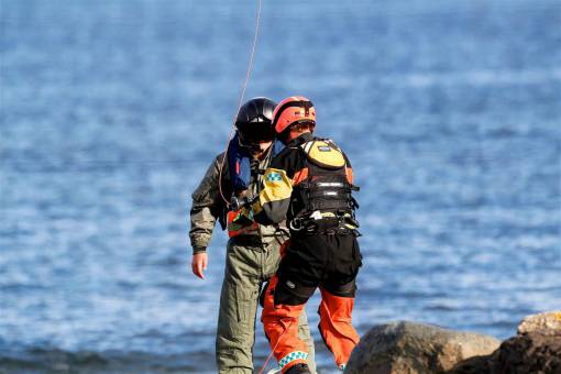 extremo aventura océano mar escalada en roca casco traje afición