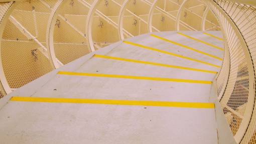 pasarela arquitectura diseño estructura pasarela amarillo