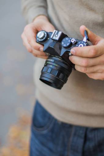 dslr camera  dslr  black  photography  people  man  photographer