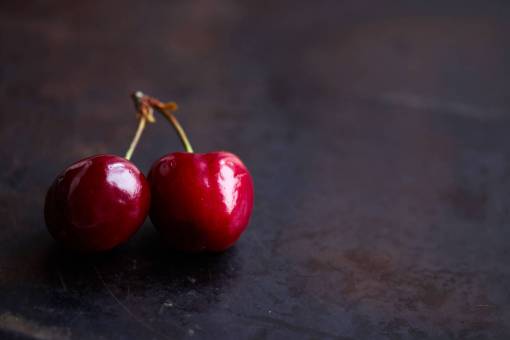 minimo cereza aislado fruta comida mínima fondo de madera