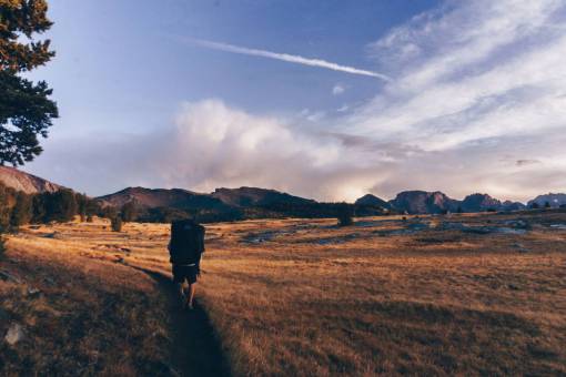 gente hombre solo aventura al aire libre viajes montaña