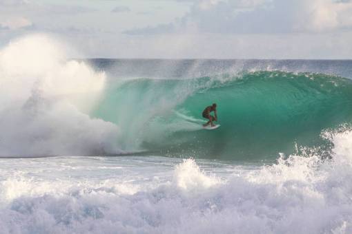 surfer sky  sea  ocean  water  waves  crashing  people