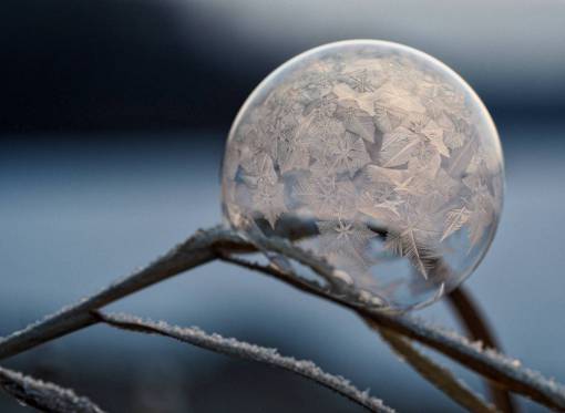 globe-navigational-equipment snow  winter  white  cold  weather  ice  snow globe