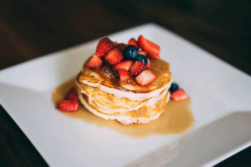 syrup strawberry  pancake  fruit  syrup  food  dessert  plate