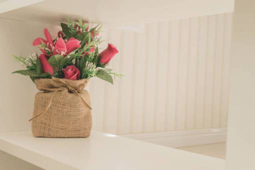 sidewalk table  flowers  street  coffee  dining  white  vase