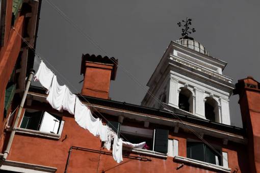 venice Venice  building  architecture  washing  hanging  white  dark sky
